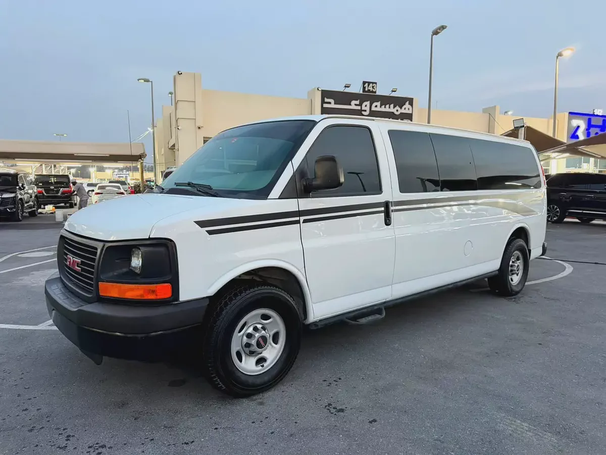 2015 GMC Savana Passenger Van GCC Specs-1-1