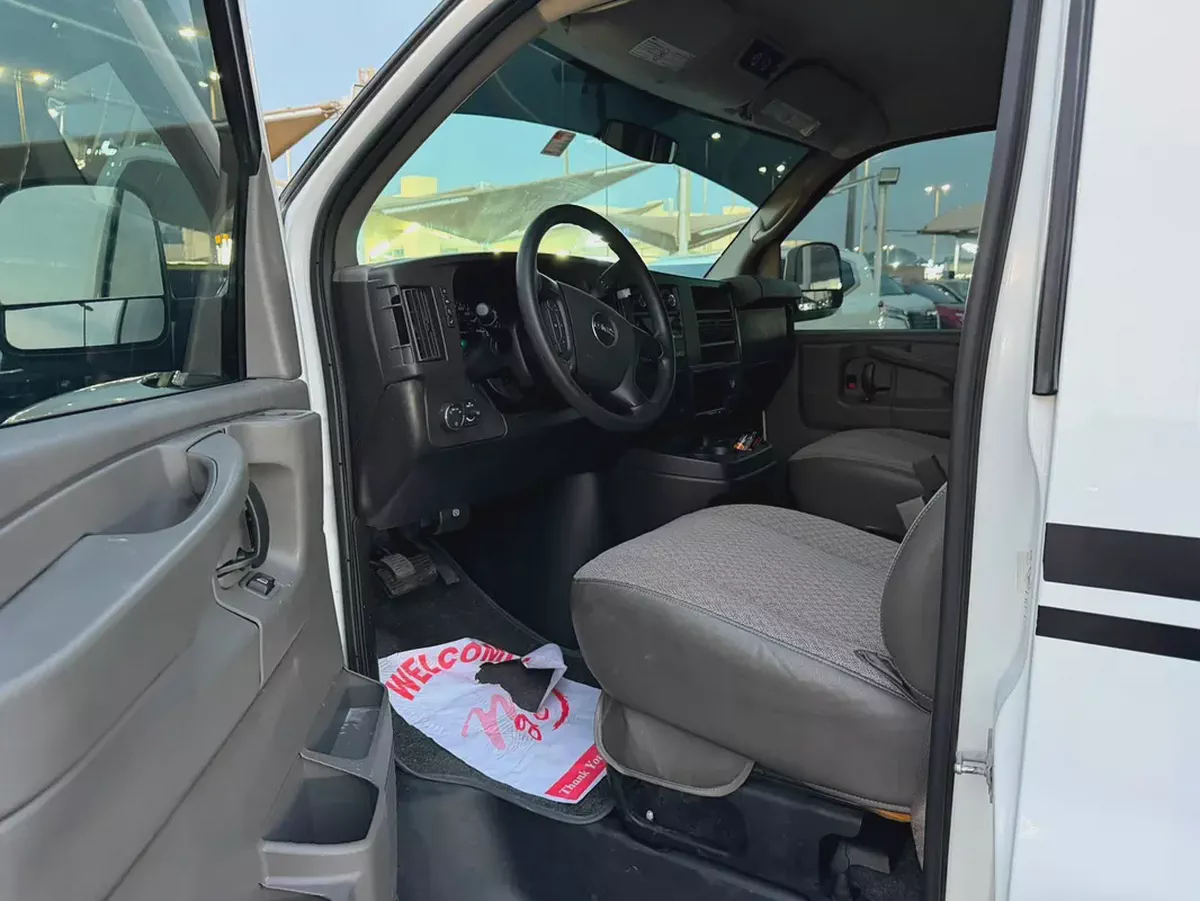 2015 GMC Savana Passenger Van GCC Specs-7-7
