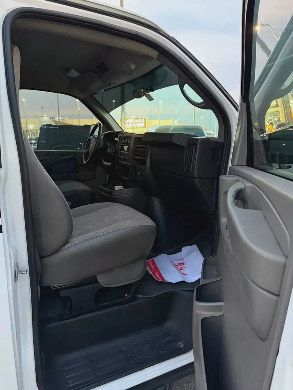 2015 GMC Savana Passenger Van GCC Specs-8-8