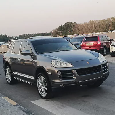 Well Maintained 2008 Porsche Cayenne Platinum Edition | GCC Specs-1