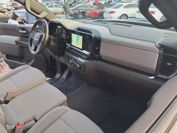 GMC Sierra SLE 5.3L Gcc Specs Single Owner 100% Original Paint Accident Free Very Well Maintained