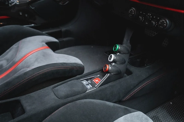 2019 FERRARI 488 PISTA | MAIN DEALER SERVICE
