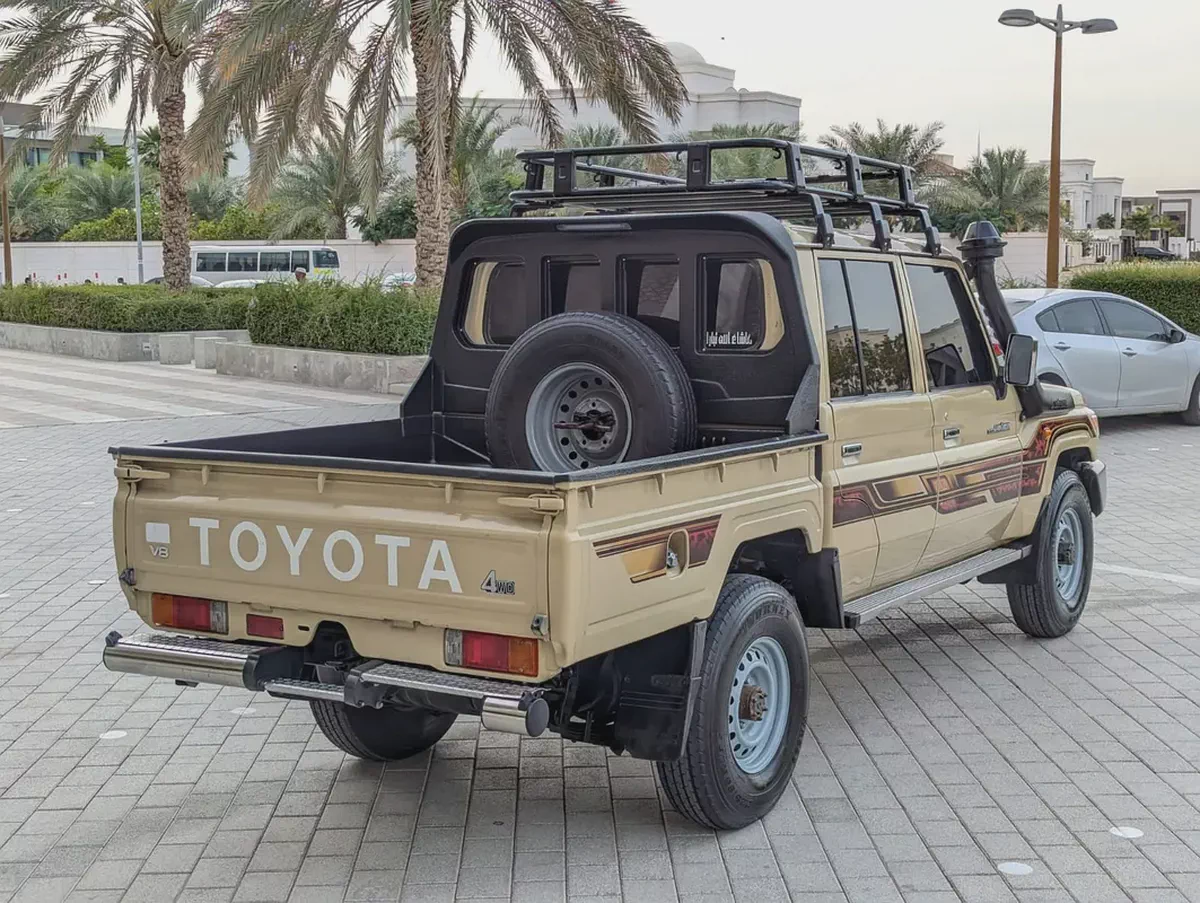 2020 TOYOTA LAND CRUISER PICK UP LC 79
SERIES DIESEL V8 4.5L GCC IN EXCELLENT CONDITION-11-11