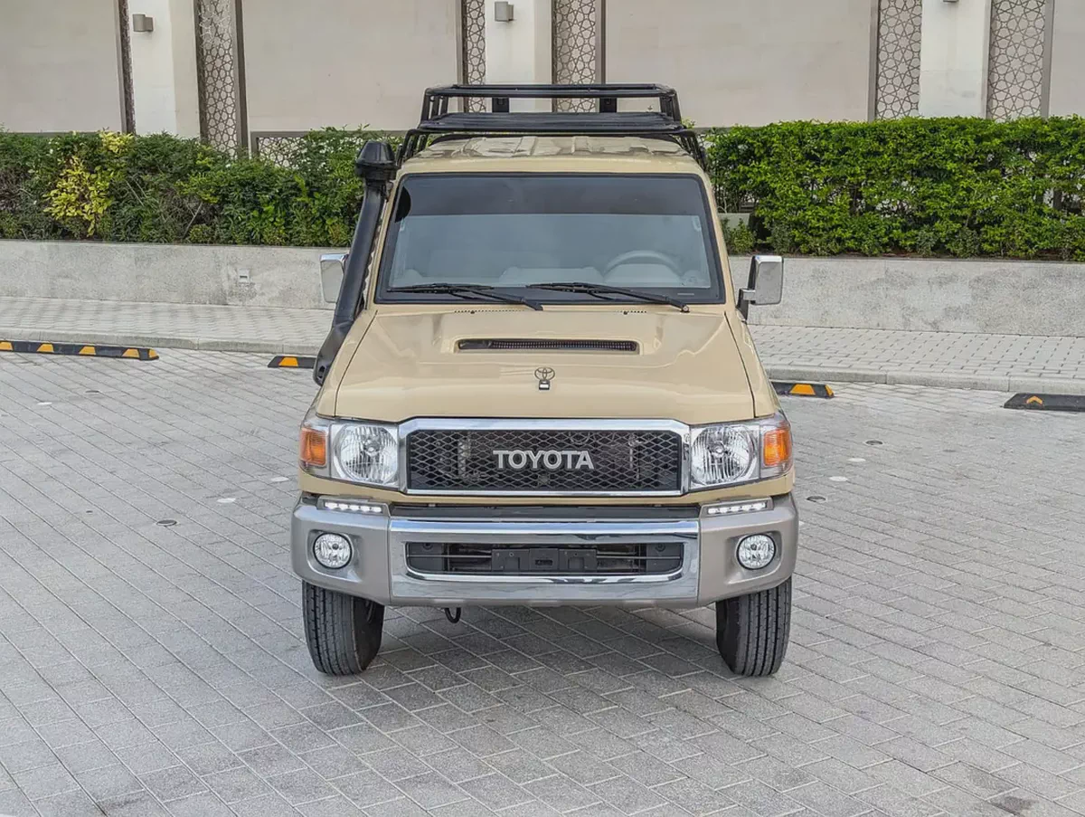 2020 TOYOTA LAND CRUISER PICK UP LC 79
SERIES DIESEL V8 4.5L GCC IN EXCELLENT CONDITION-15-15