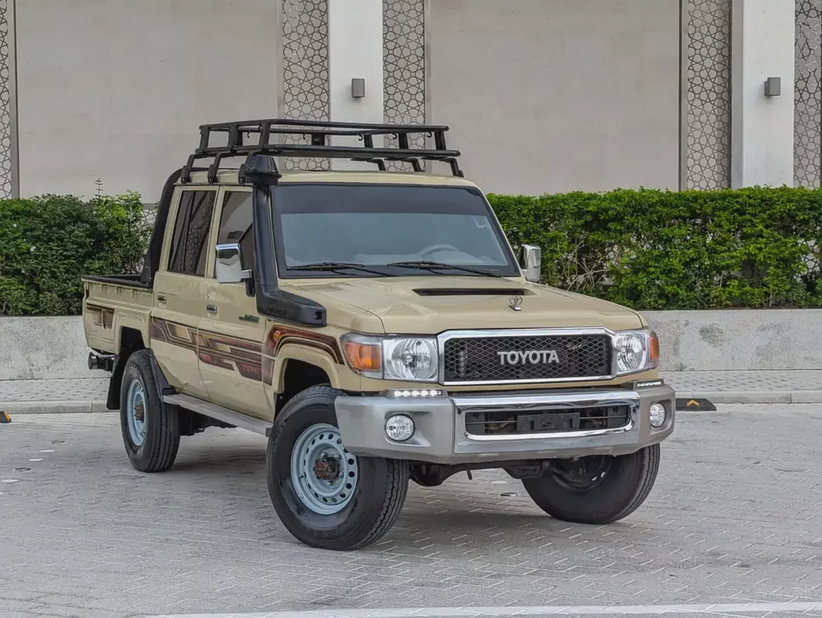 2020 TOYOTA LAND CRUISER PICK UP LC 79
SERIES DIESEL V8 4.5L GCC IN EXCELLENT CONDITION-16-16