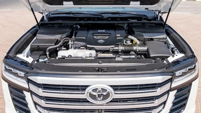 Toyota Land Cruiser LC300 VXR 3.3D AT MY2025 – WHITE-7