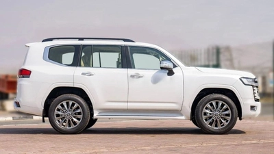 Toyota Land Cruiser LC300 VXR 3.3D AT MY2025 – WHITE-16