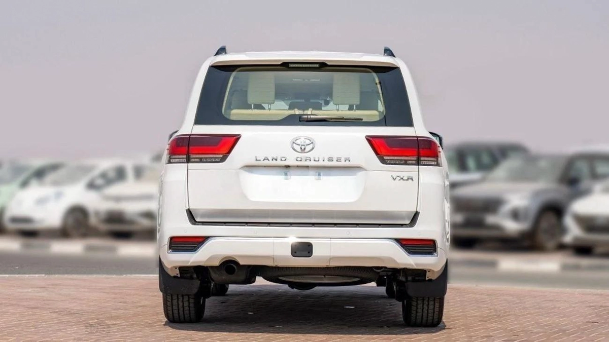 Toyota Land Cruiser LC300 VXR 3.3D AT MY2025 – WHITE-9-9