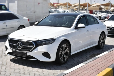 MERCEDES BENZ E200 2025 | WHITE-7