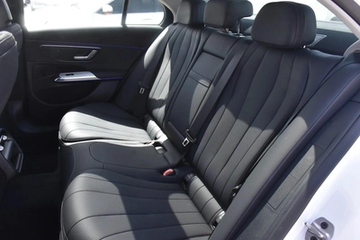 MERCEDES BENZ E200 2025 | WHITE-5