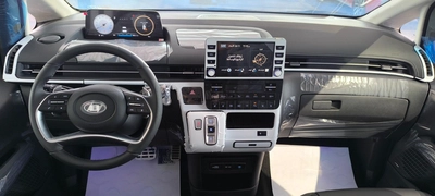Hyundai Staria 2025 Diesel | 9 Seater Luxury | GCC Specs | Ready to Drive-1