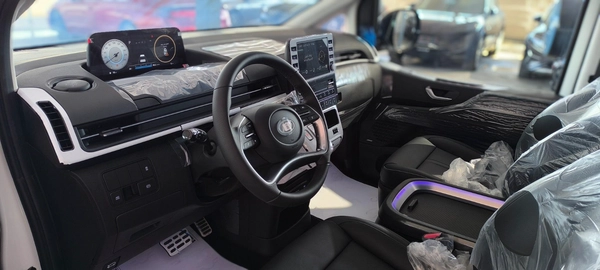 Hyundai Staria 2025 Diesel | 9 Seater Luxury | GCC Specs | Ready to Drive