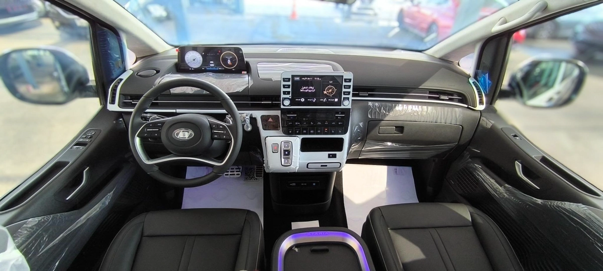 Hyundai Staria 2025 Diesel | 9 Seater Luxury | GCC Specs | Ready to Drive-19-19