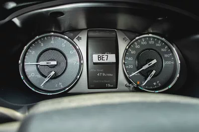 Toyota Hilux 2.7 Single Cab DLX 2026 GCC Specs-8