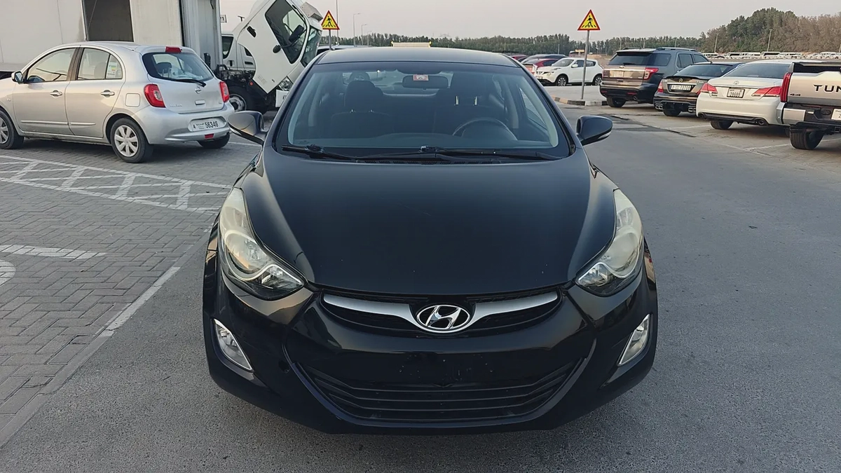 Reliable Hyundai Elantra 2014 | GCC Specs | Well Maintained-9-9