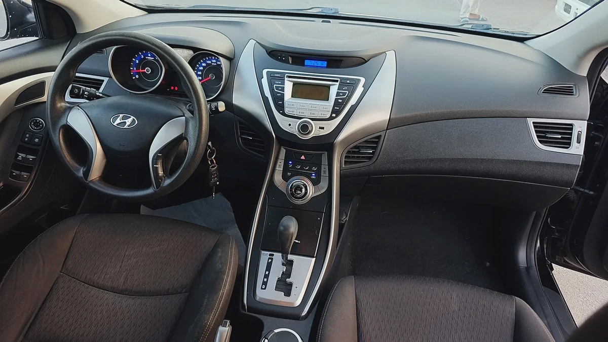 Reliable Hyundai Elantra 2014 | GCC Specs | Well Maintained-11-11