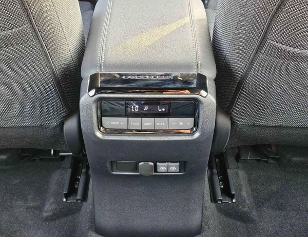Toyota Prado LC250 URBAN / 2.4L PETROL 4WD / DVD+CAMERA / COOL BOX / FABRIC SEATS (CODE # PR24U)