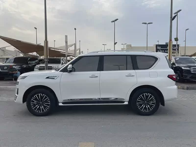 Nissan Patrol LE Platinum 2022 - GCC Specs - Excellent Condition-2