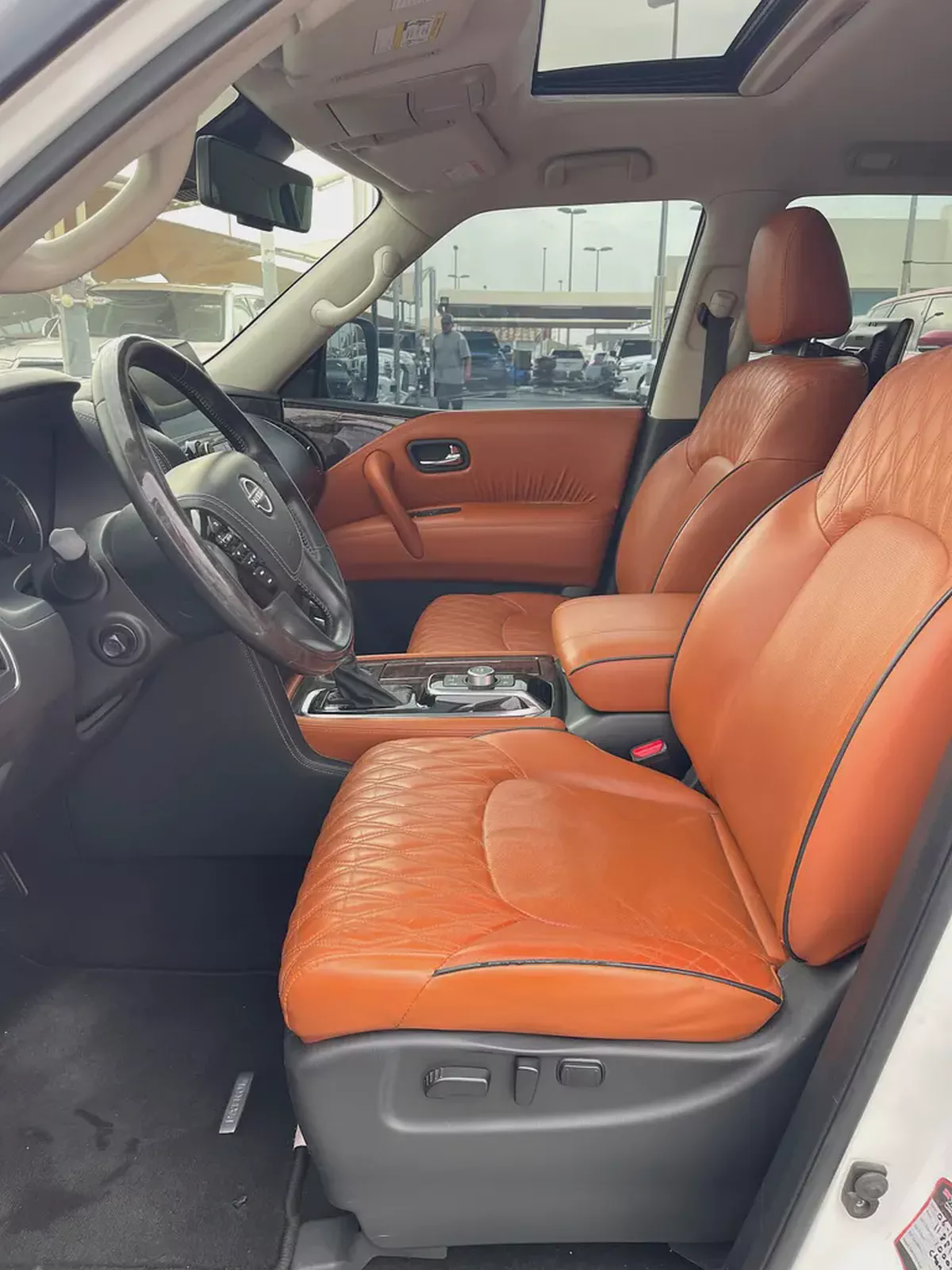 Nissan Patrol LE Platinum 2022 - GCC Specs - Excellent Condition-10-10