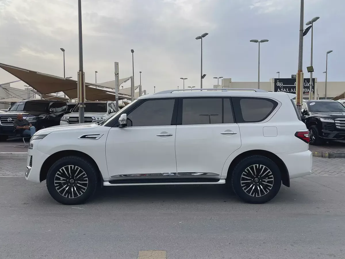 Nissan Patrol LE Platinum 2022 - GCC Specs - Excellent Condition-2-2
