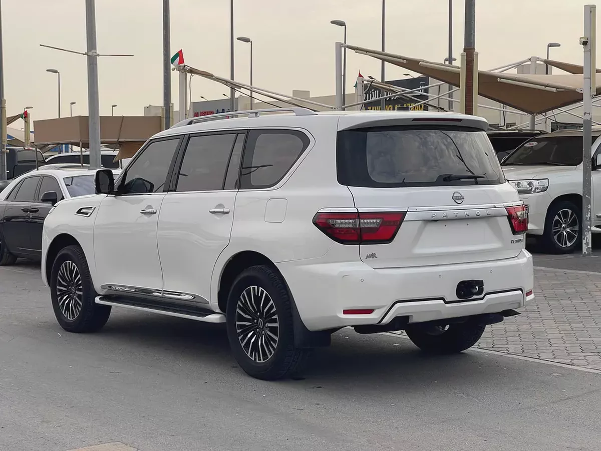 Nissan Patrol LE Platinum 2022 - GCC Specs - Excellent Condition-3-3
