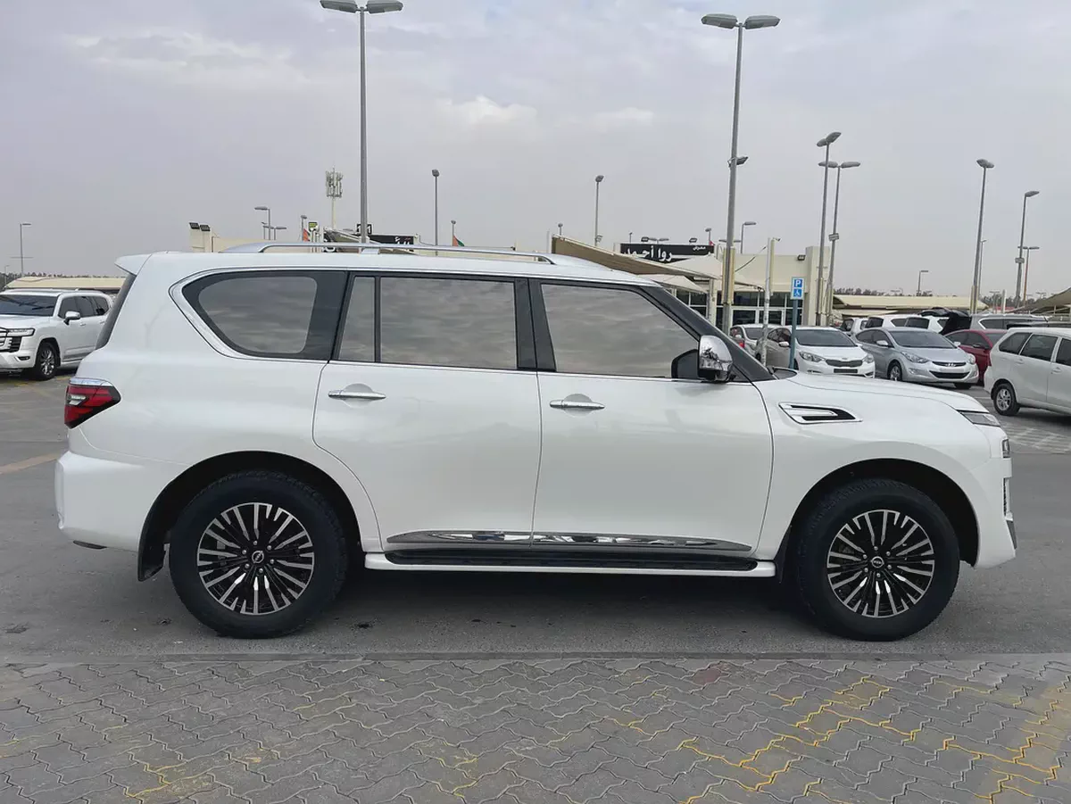 Nissan Patrol LE Platinum 2022 - GCC Specs - Excellent Condition-6-6