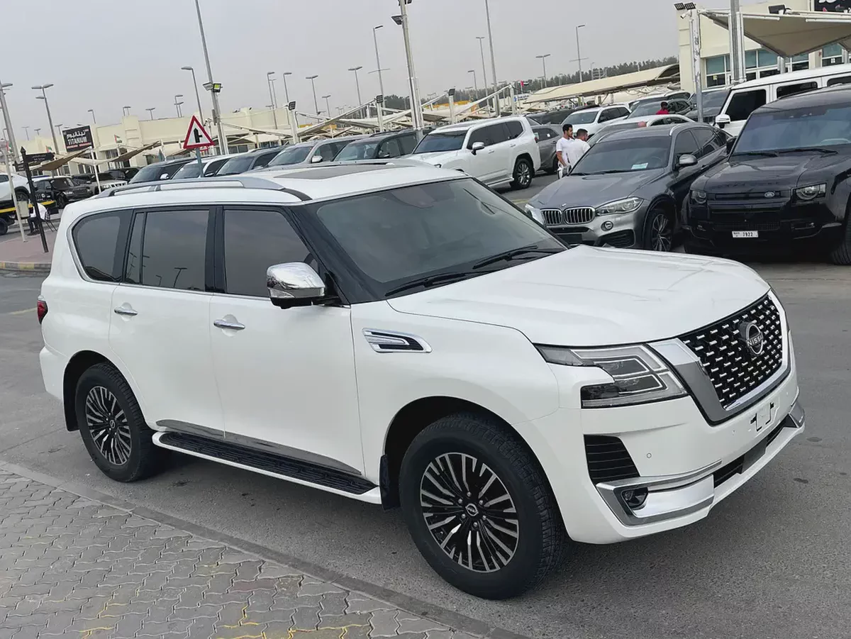 Nissan Patrol LE Platinum 2022 - GCC Specs - Excellent Condition-8-8