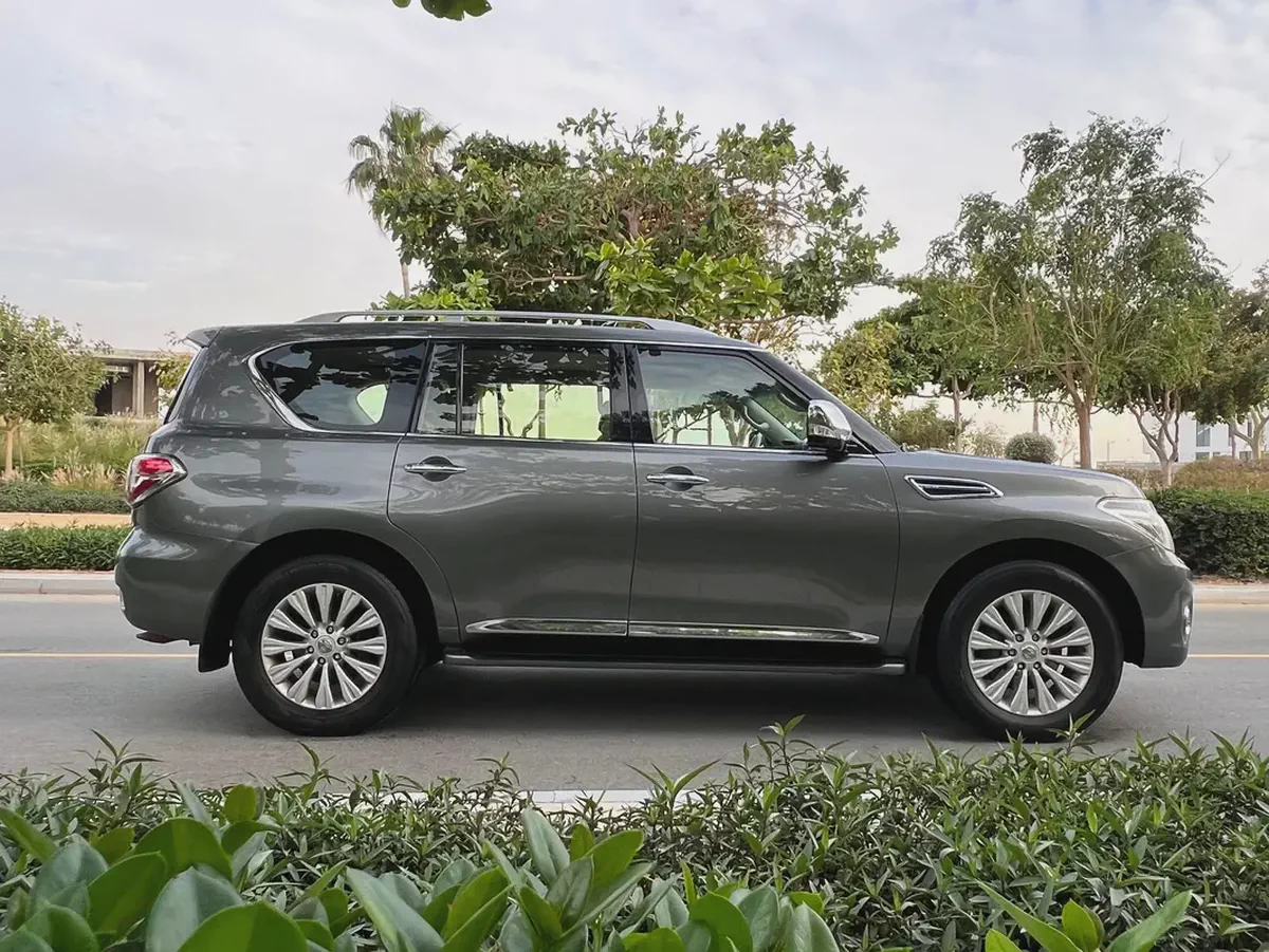Nissan Patrol LE, 2014 model, Gulf specifications, large engine, in excellent condition.-3-3