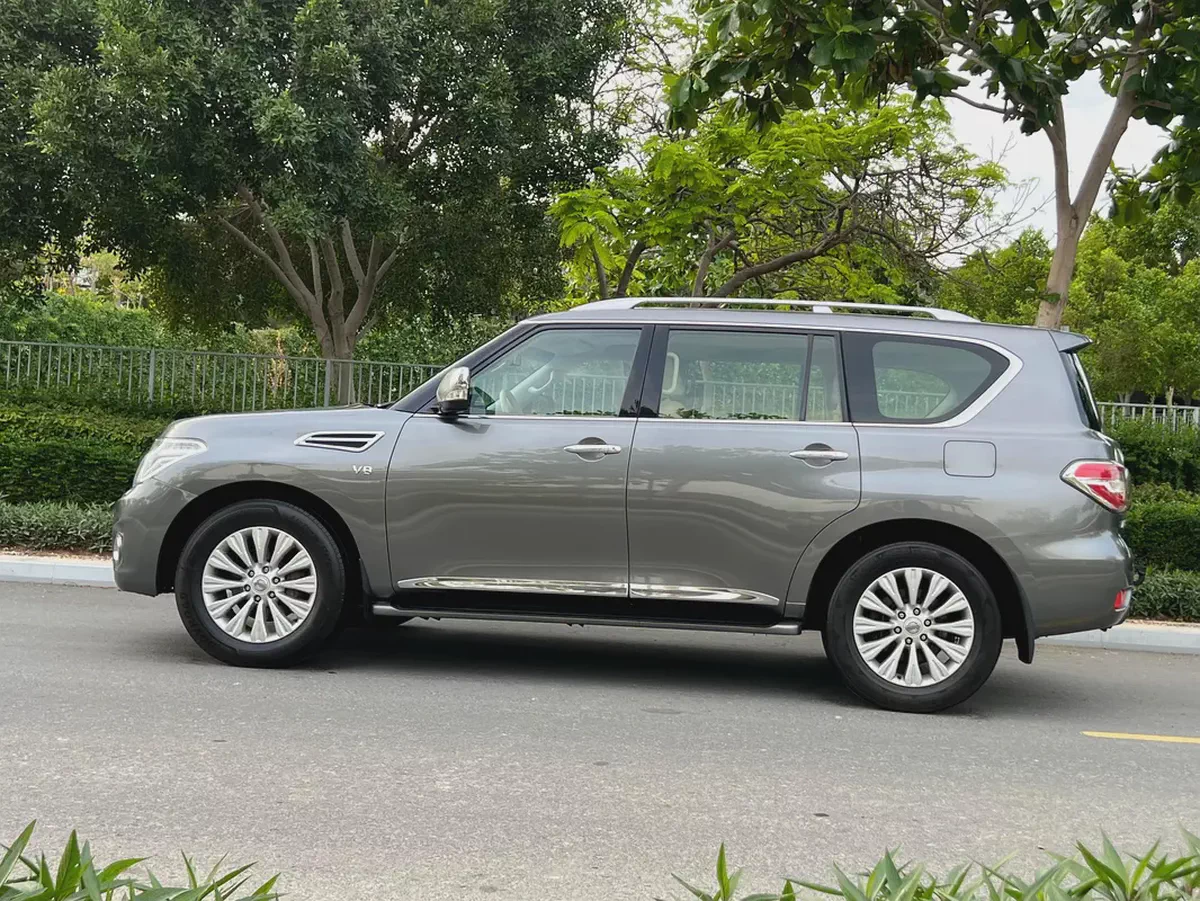 Nissan Patrol LE, 2014 model, Gulf specifications, large engine, in excellent condition.-4-4