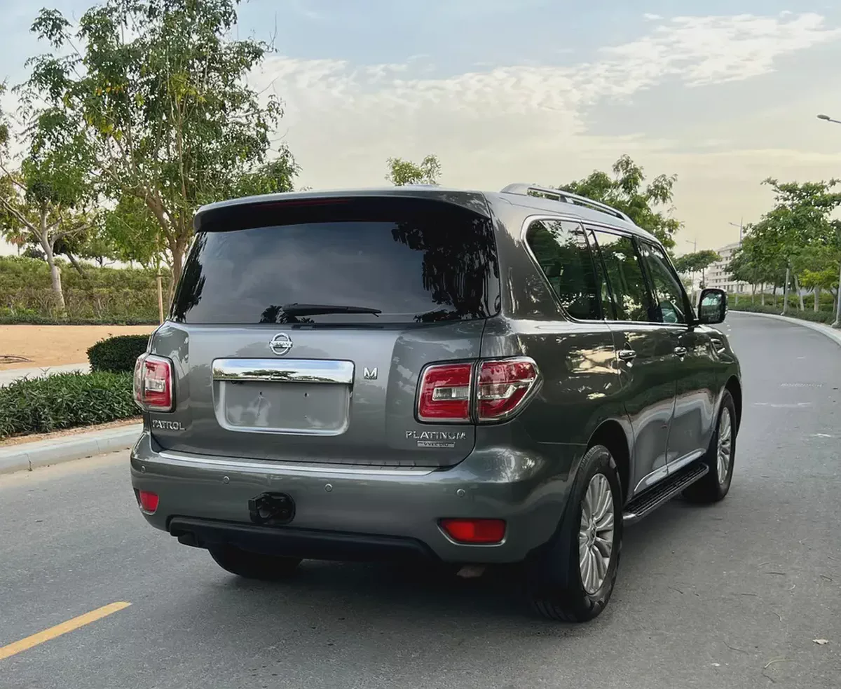 Nissan Patrol LE, 2014 model, Gulf specifications, large engine, in excellent condition.-5-5