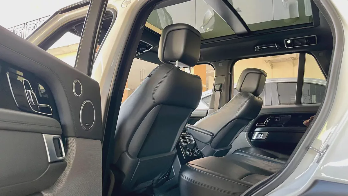 Land Rover Range Rover Vogue 2019 GCC Specs V6 Accident Free Original Paint-13-13