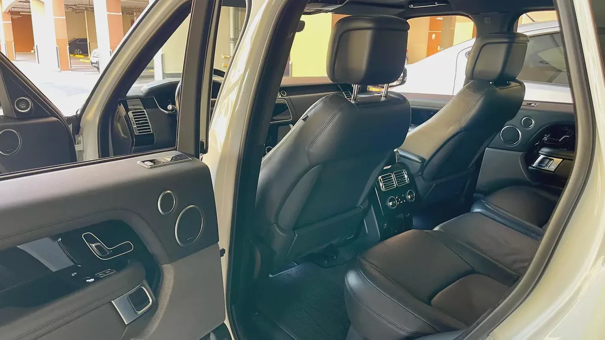 Land Rover Range Rover Vogue 2019 GCC Specs V6 Accident Free Original Paint-8-8
