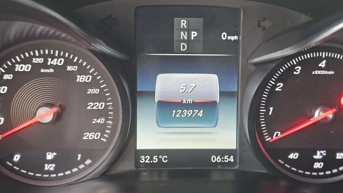 Mercedes Benz C200 AMG Mercedes c200 v4 2018-9-0