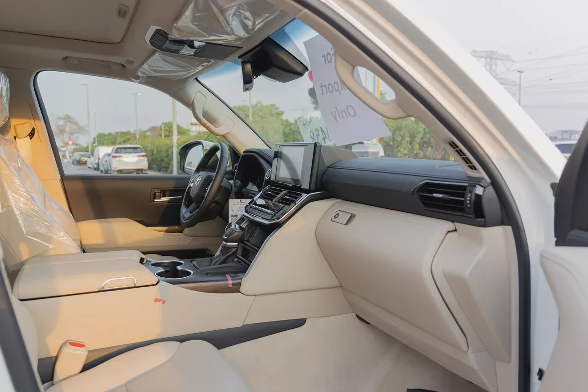 TOYOTA LAND CRUISER LC300 GXR | 2026 | GCC | 4WD | V6 4.0L | Petrol-17-17