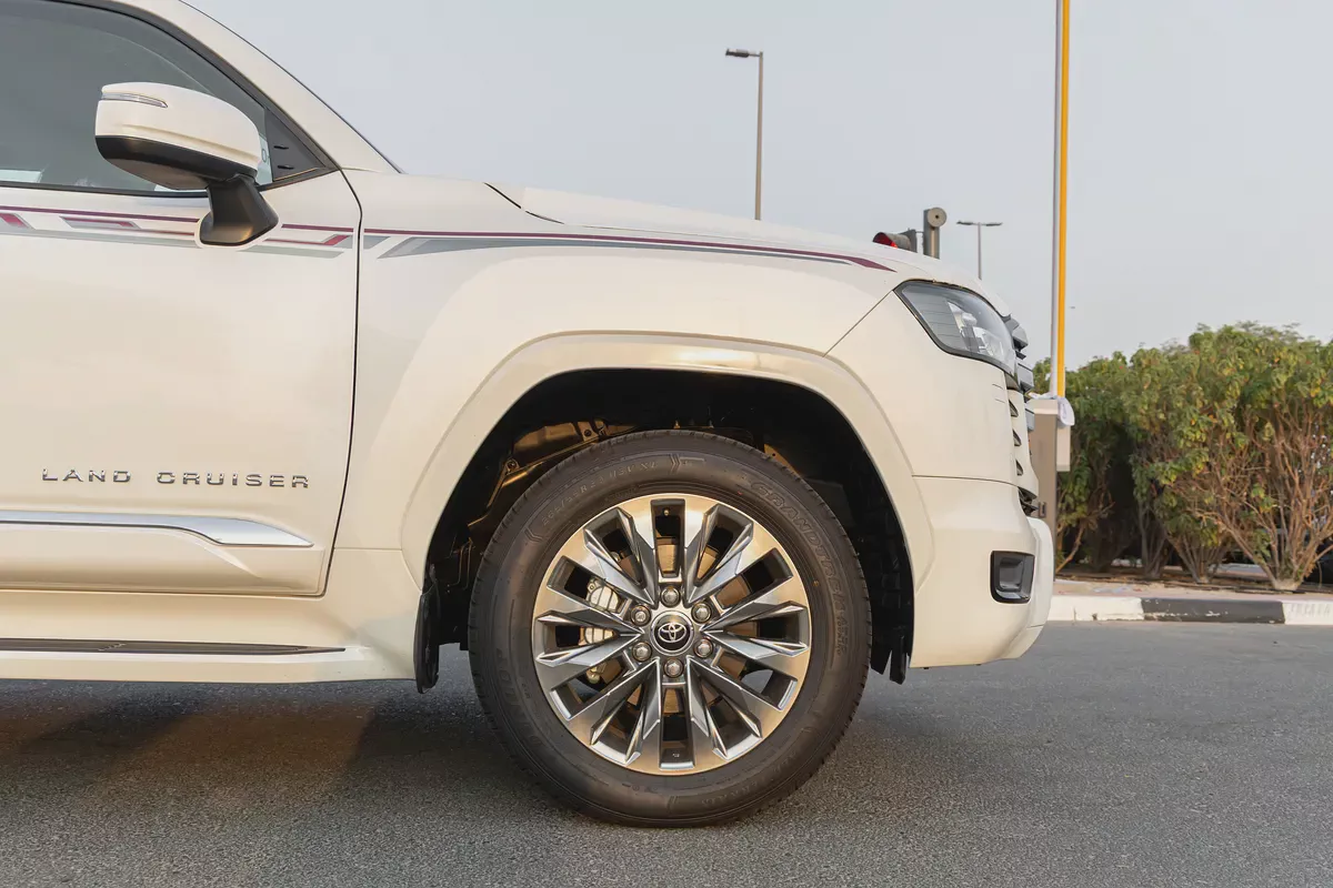 TOYOTA LAND CRUISER LC300 GXR | 2026 | GCC | 4WD | V6 4.0L | Petrol-7-7