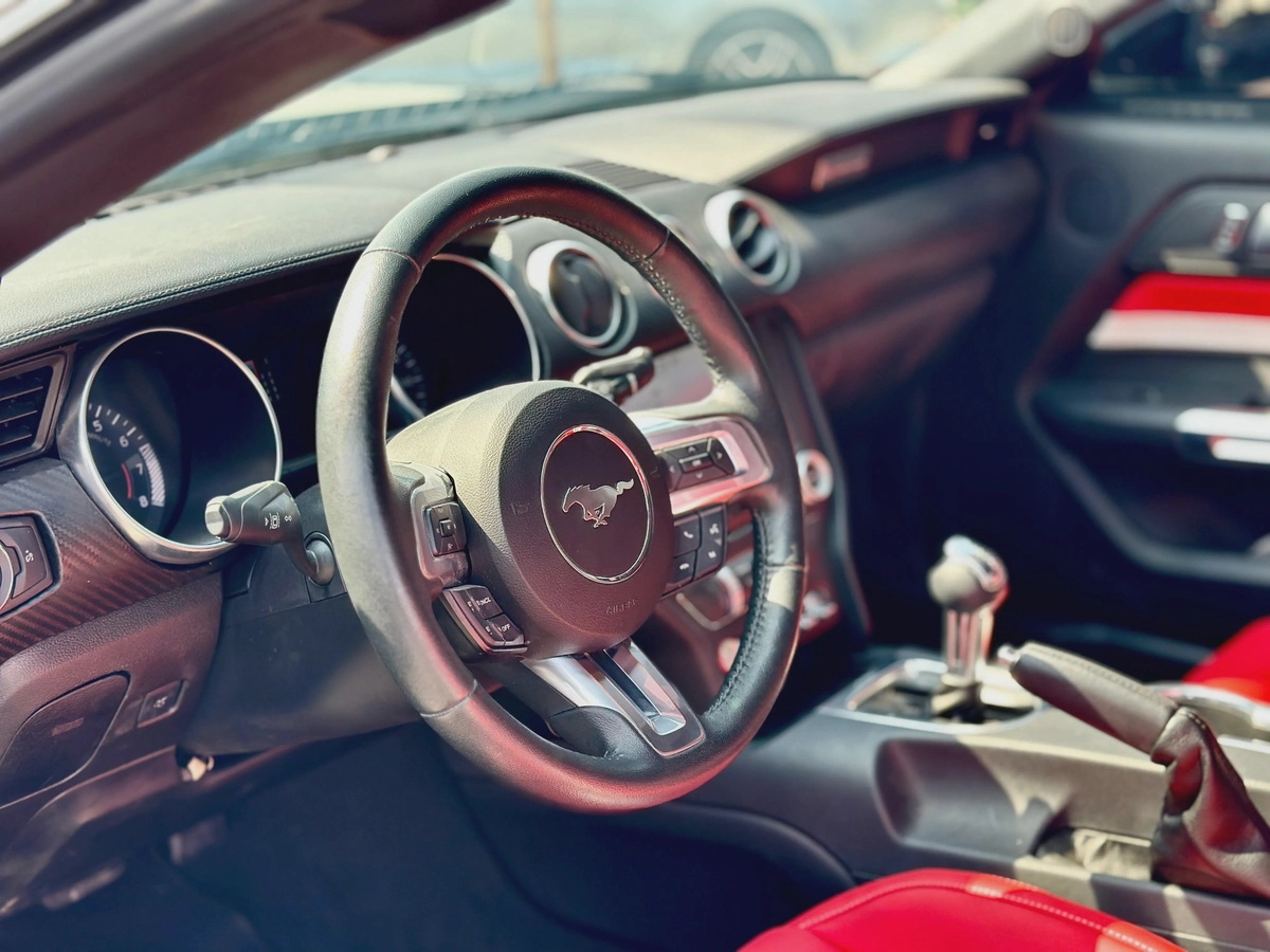 2022 Ford Mustang Ecoboost-4-4