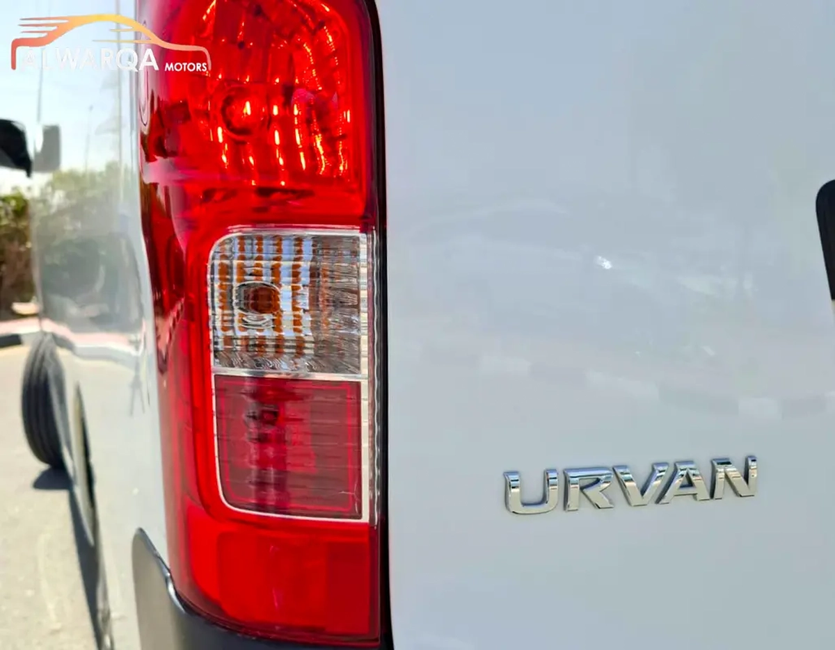 Automatic Gear 2021 Nissan Urvan Full Delivery Van-4-4