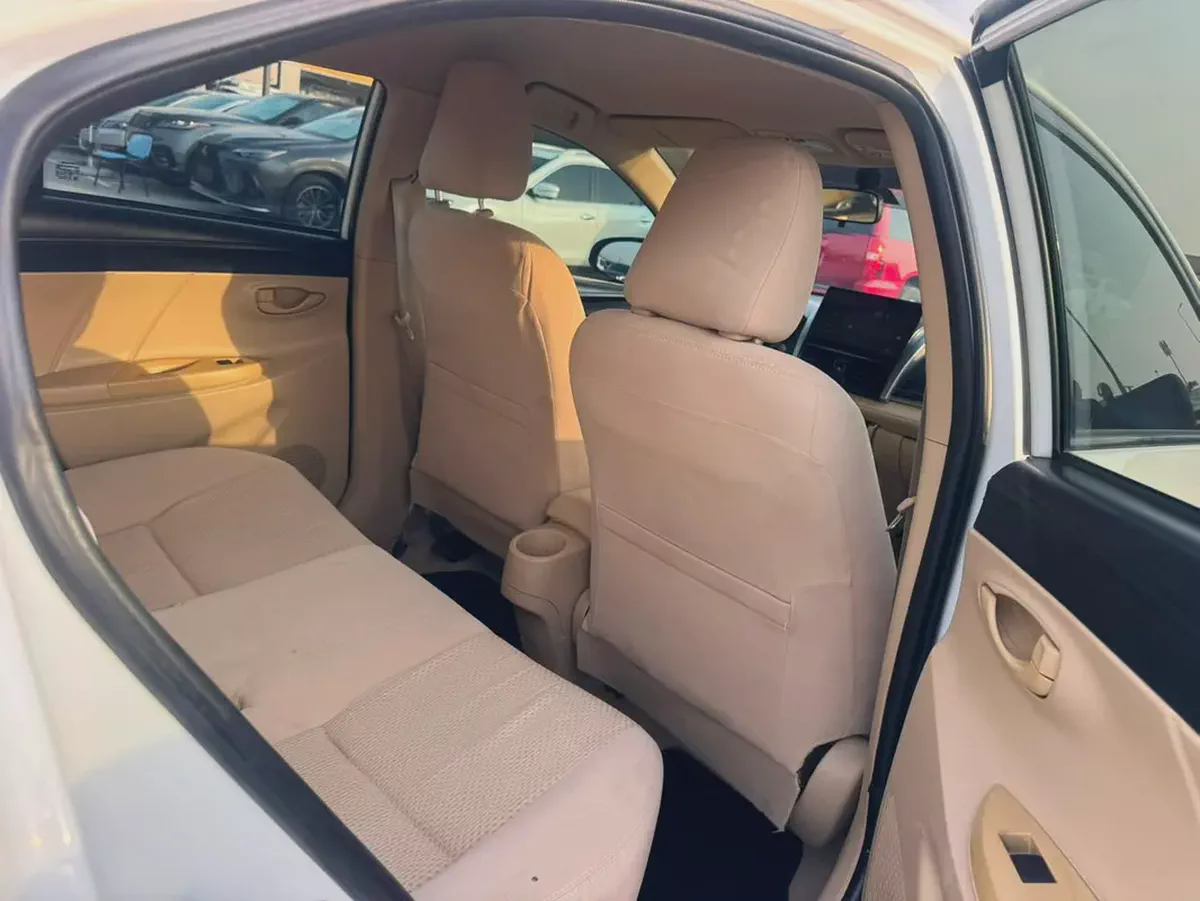 Toyota Yaris 2015 GCC Specs - Reliable and Fuel Efficient-3-3