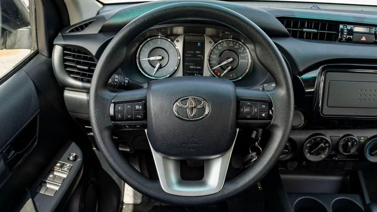 Toyota Hilux GLX AT 2.7 MID OPTION-16-0