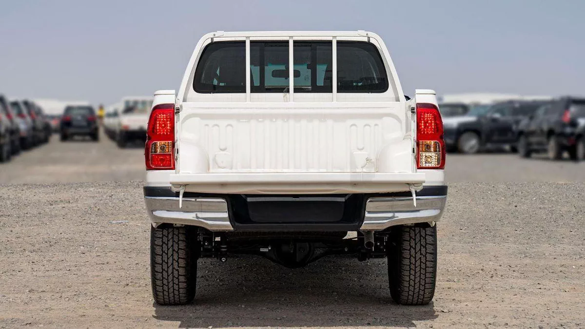 Toyota Hilux GLX AT 2.7 MID OPTION-4-0