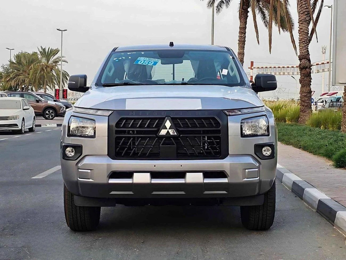 Mitsubishi L200 GLX 2.4L PETROL / M/T / SIDE STICKER / 4WD (CODE # GLXP)-5-5