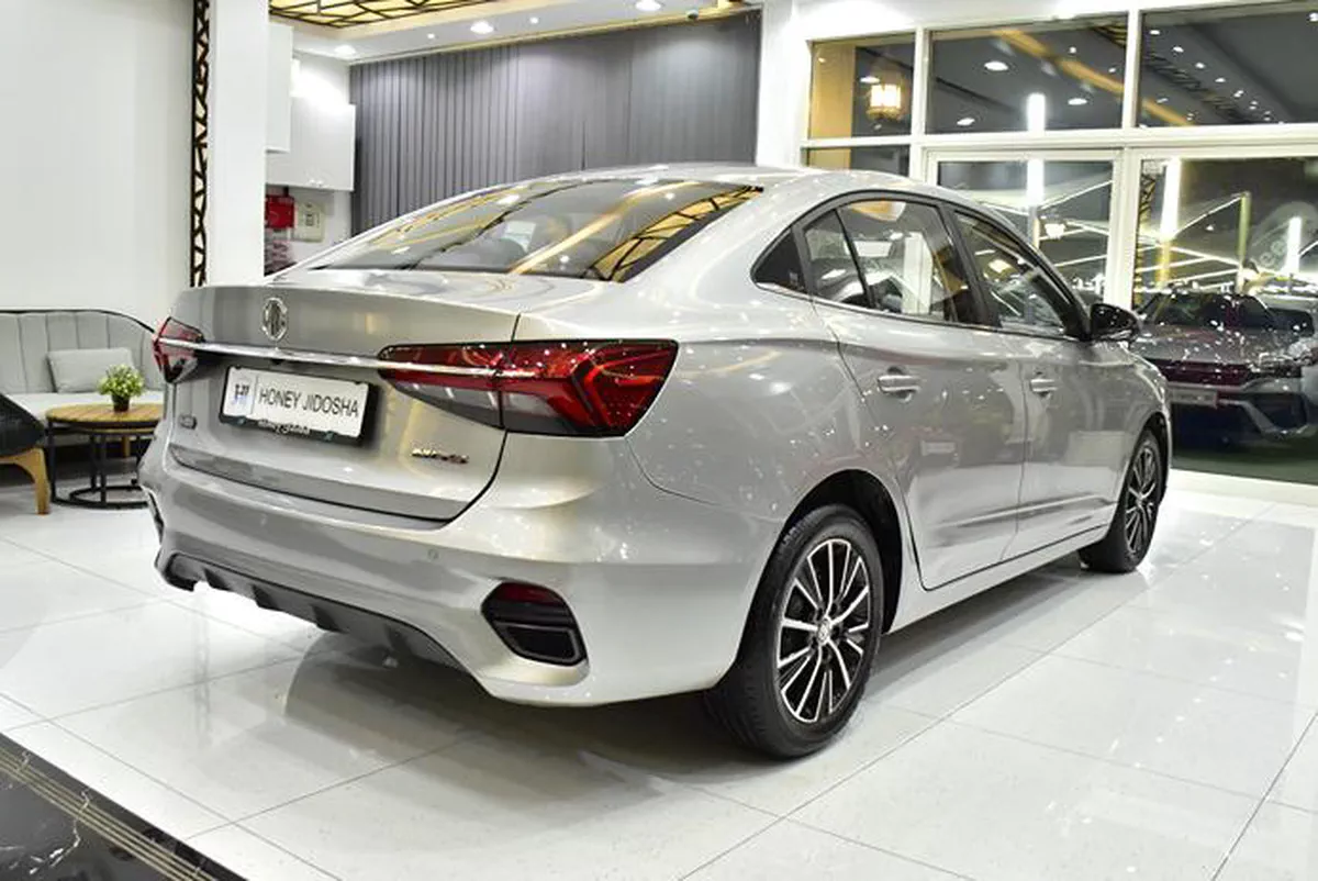 MG 5 ( 2025 Model ) in Silver Color GCC Specs-5-5
