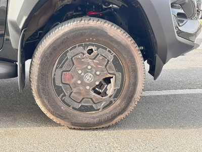 2025 TOYOTA Hilux Dcab 4x4 2.8L GR-S W/RADAR BRAND NEW 0KM-17