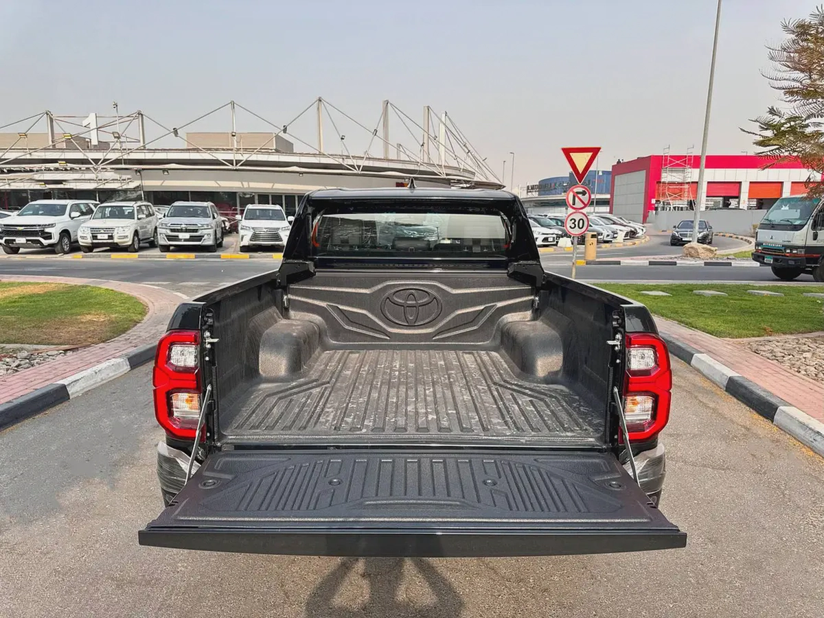 2025 TOYOTA Hilux Dcab 4x4 2.8L GR-S W/RADAR BRAND NEW 0KM-15-15