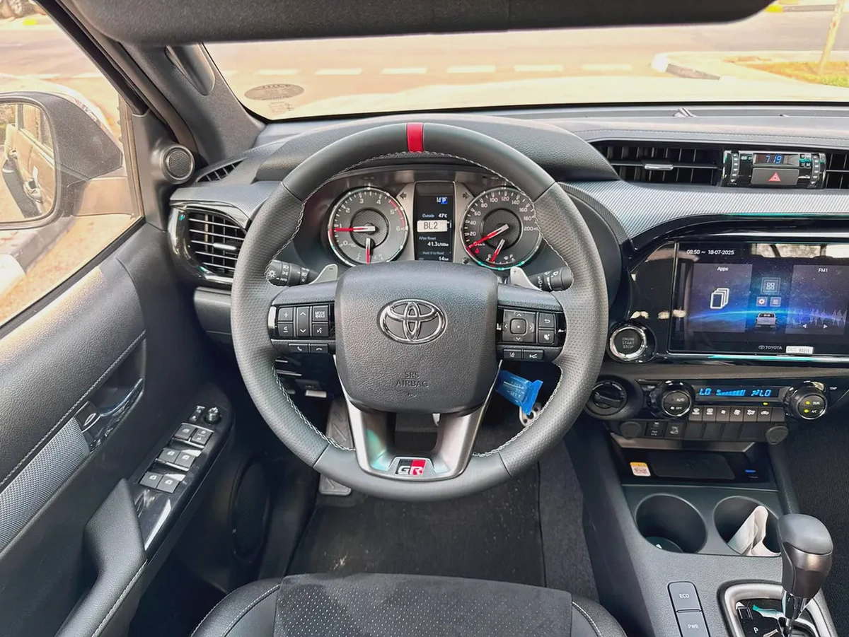 2025 TOYOTA Hilux Dcab 4x4 2.8L GR-S W/RADAR BRAND NEW 0KM-7-7