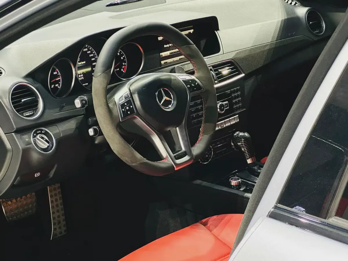 MERCEDES C63S EDITION 1 GCC SPECS IMACULATE CONDITION CARBON FIBER-13-13