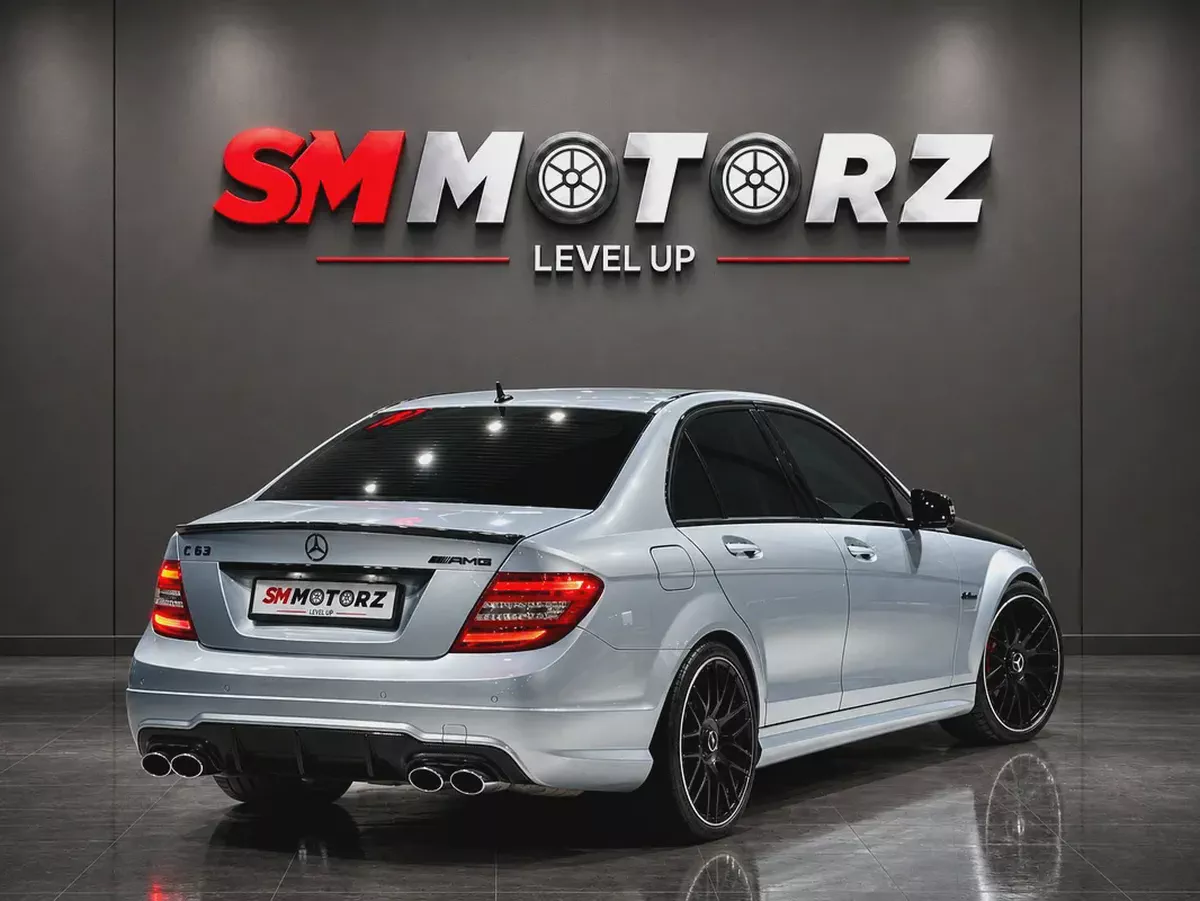 MERCEDES C63S EDITION 1 GCC SPECS IMACULATE CONDITION CARBON FIBER-5-5