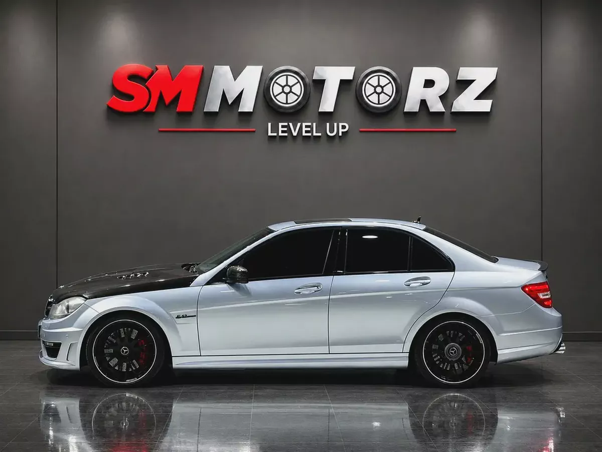 MERCEDES C63S EDITION 1 GCC SPECS IMACULATE CONDITION CARBON FIBER-6-6