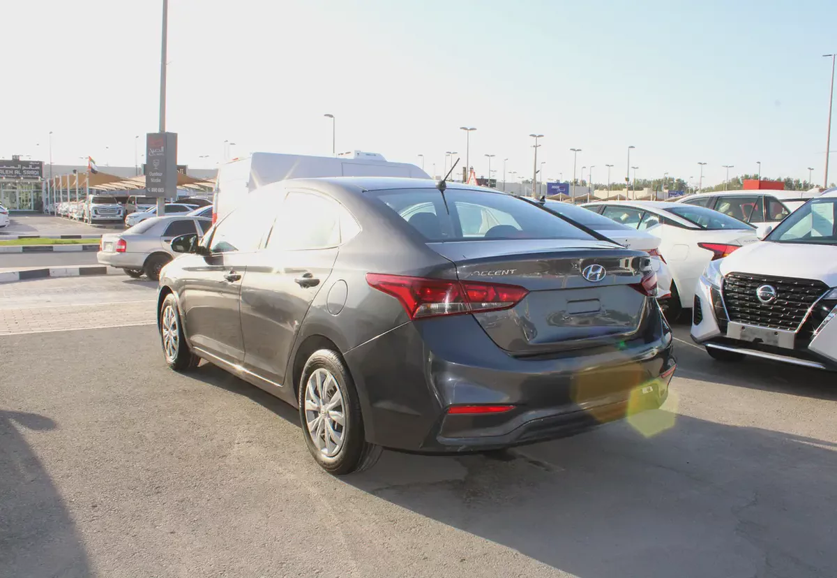 Hyundai Accent 2020 GL | GCC Specs | Reliable  Fuel Efficient-3-3