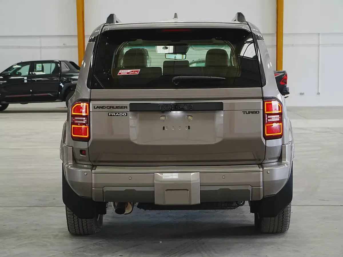 2026 TOYOTA LC250 PRADO LUX 2.4L TURBO PETREOL A/T PANAROMIC 7-SEATS BRAND NEW 0KM-4-4